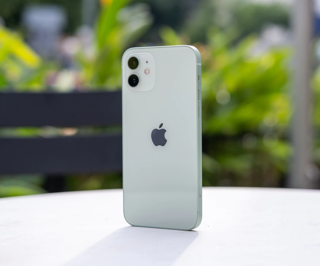 乐山苹果手机维修分享iPhone 12 不慎落入水中如何处理 
